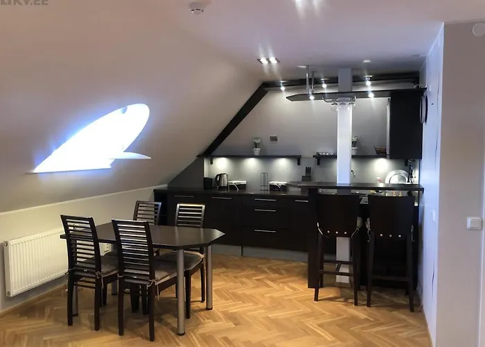 Old Town Apartment, Uus 28